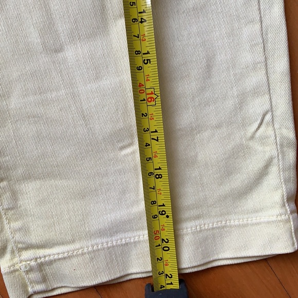 Tommy Yellow Shorts Jeans  🩳 size 2 - Picture 11 of 13